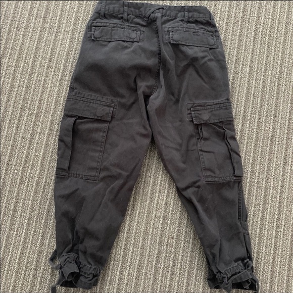 Black Boston Proper capris in GUC - Picture 4 of 5